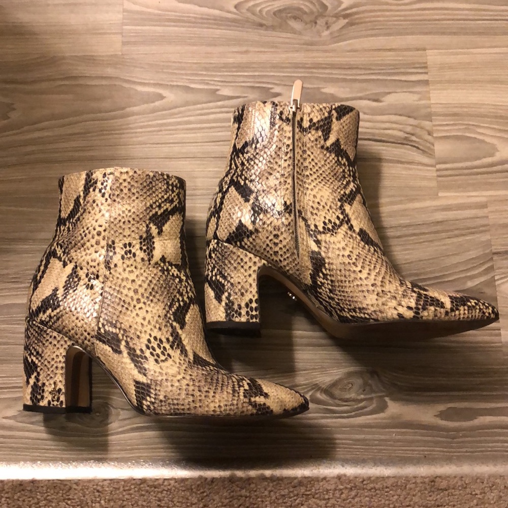 Sam Edelman Hilty Boot - Picture 2 of 3